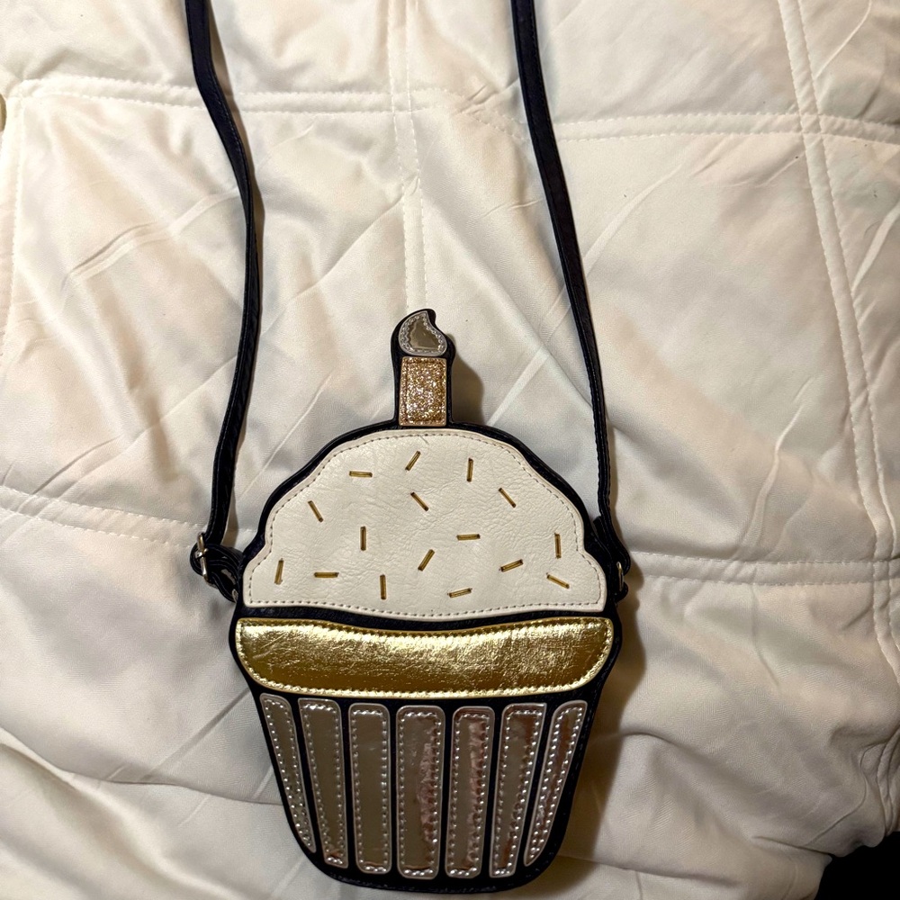 Cupcake Design Crossbody Bag - Gold and Black